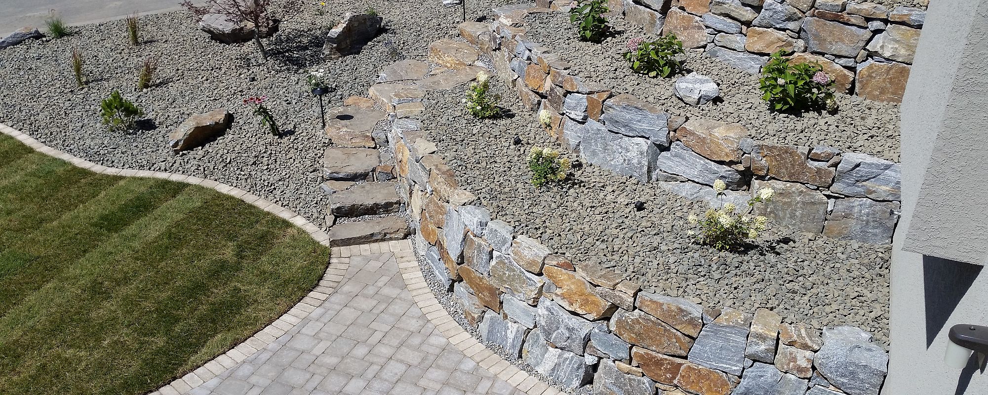 Kettle Valley Granite Rock Walls, Tallus Ridge West Kelowna B.C., Green & Grey Landscaping Inc.